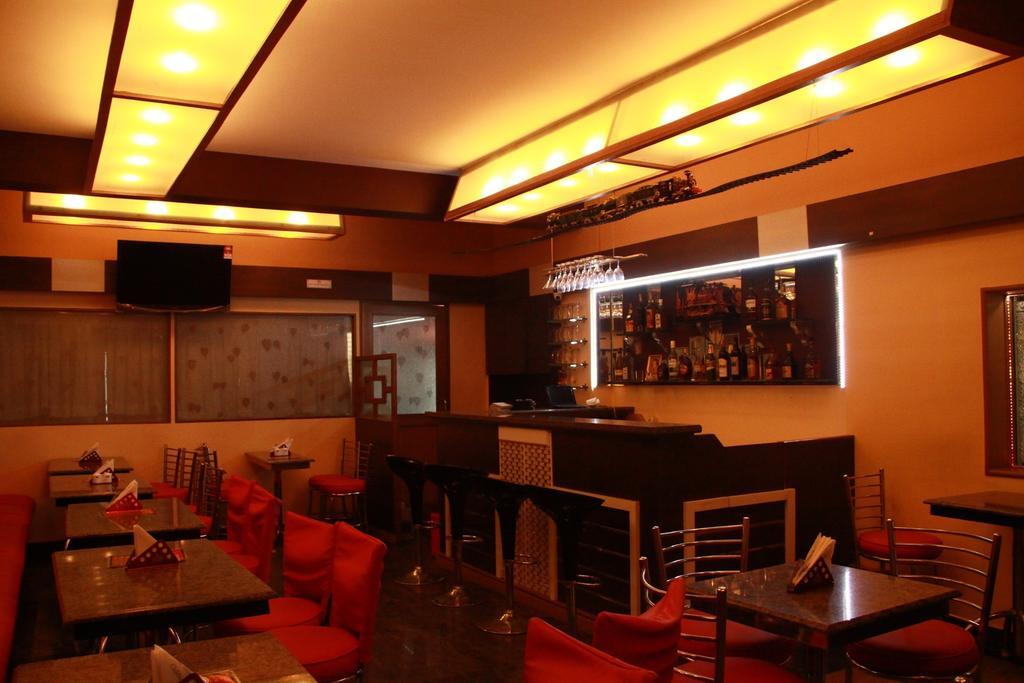 Hotel S R M Central Park Chennai Esterno foto